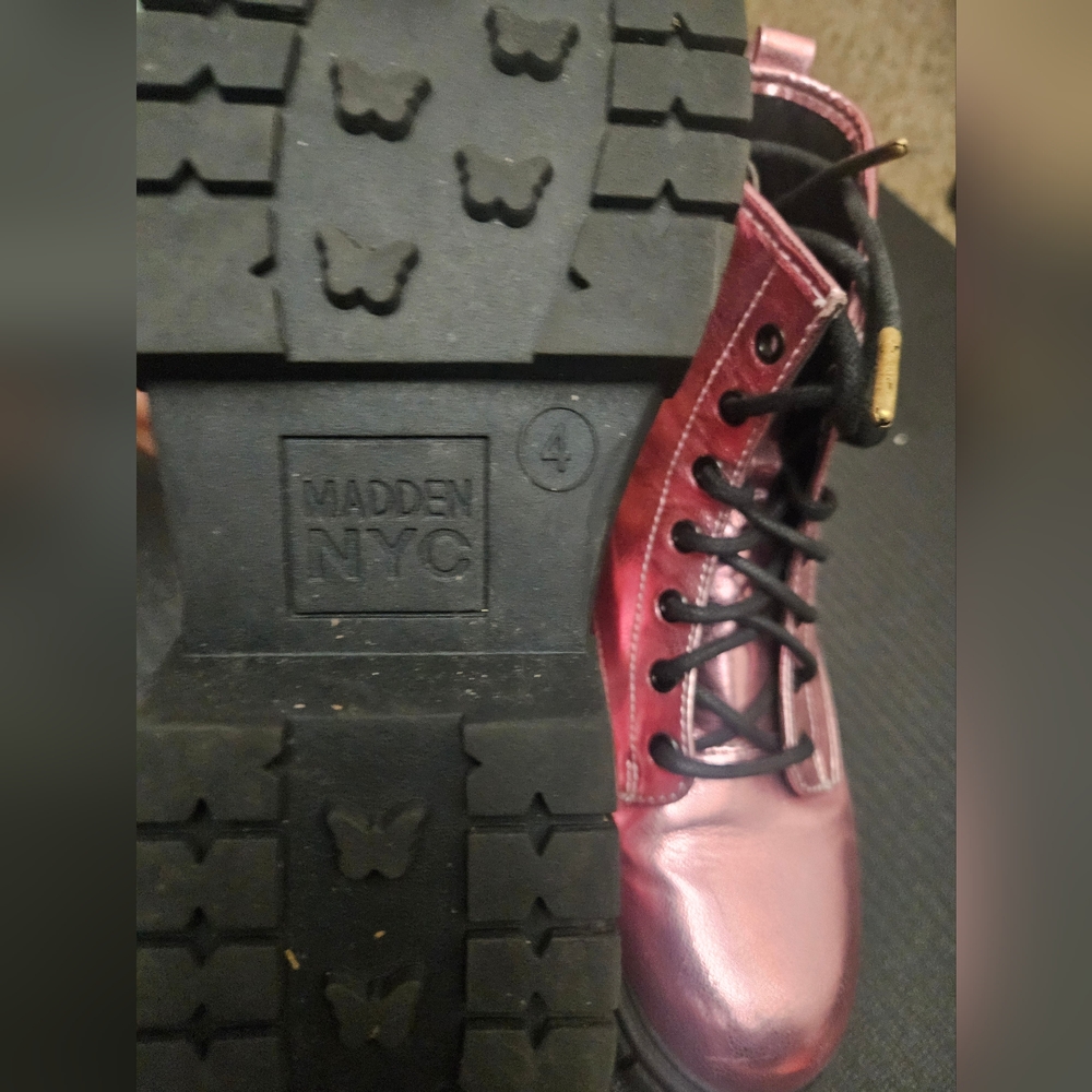 Girl Boots metallic pink
